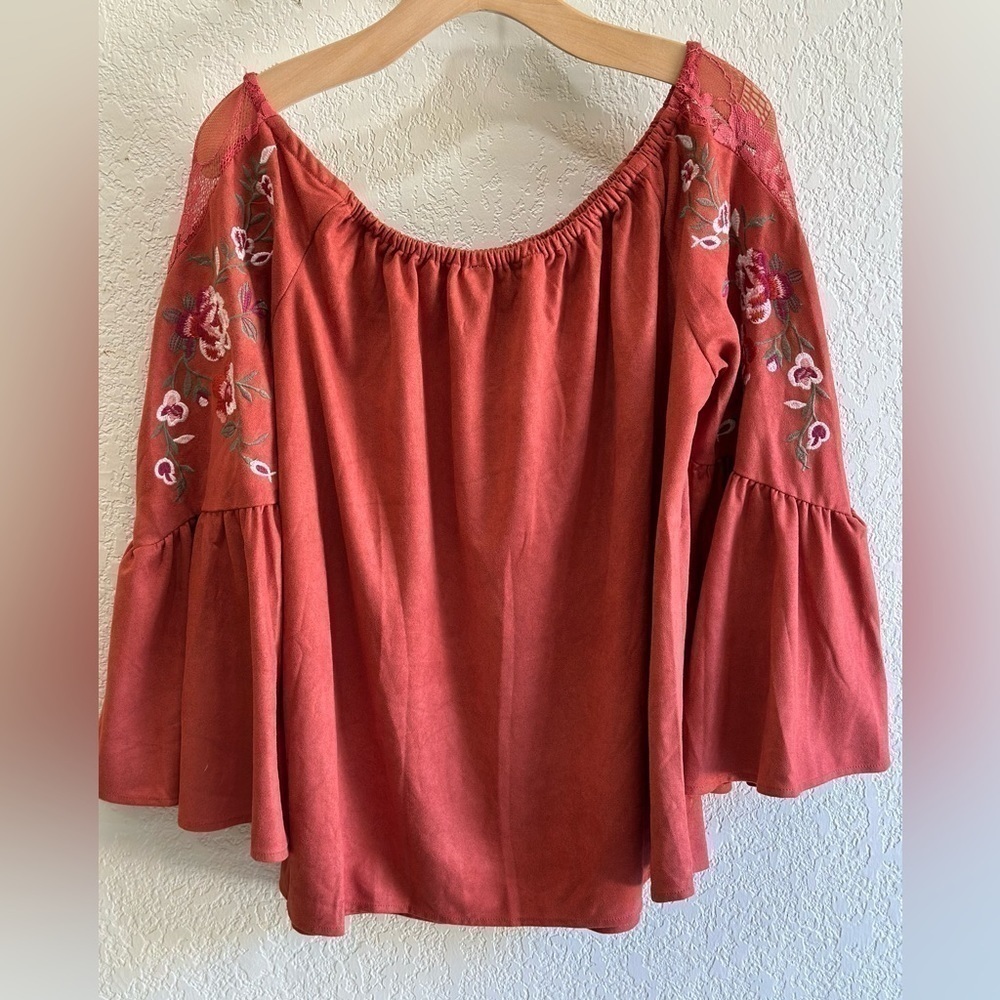 Bluheaven Faux Suede Embroidered Bell Sleeve Top Size Large EUC